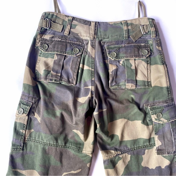 Abercrombie and Fitch army green camouflage cropped cargo pants - Picture 9 of 11